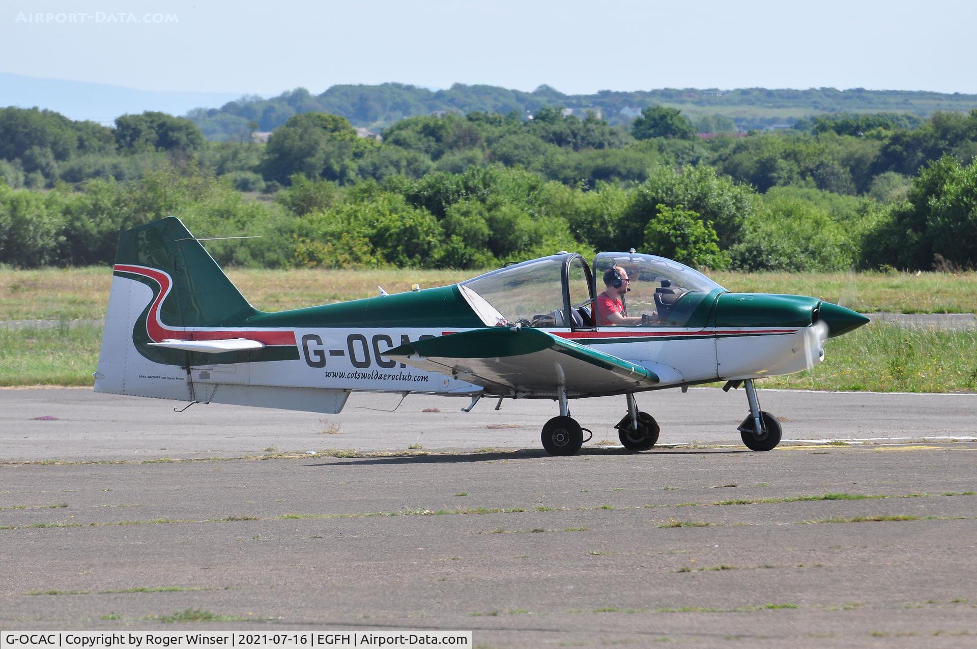 G-OCAC, 2004 Robin R-2112 Alpha C/N 371, Visiting Robin Alpha.