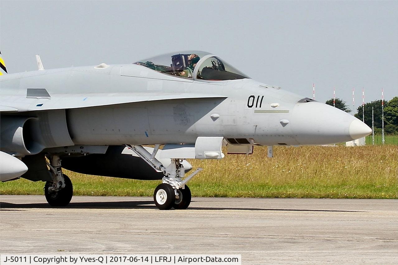J-5011, McDonnell Douglas F/A-18C Hornet C/N 1351, McDonnell Douglas FA-18C Hornet, Taxiing to flight line, Landivisiau Naval Air Base (LFRJ) Tiger Meet 2017
