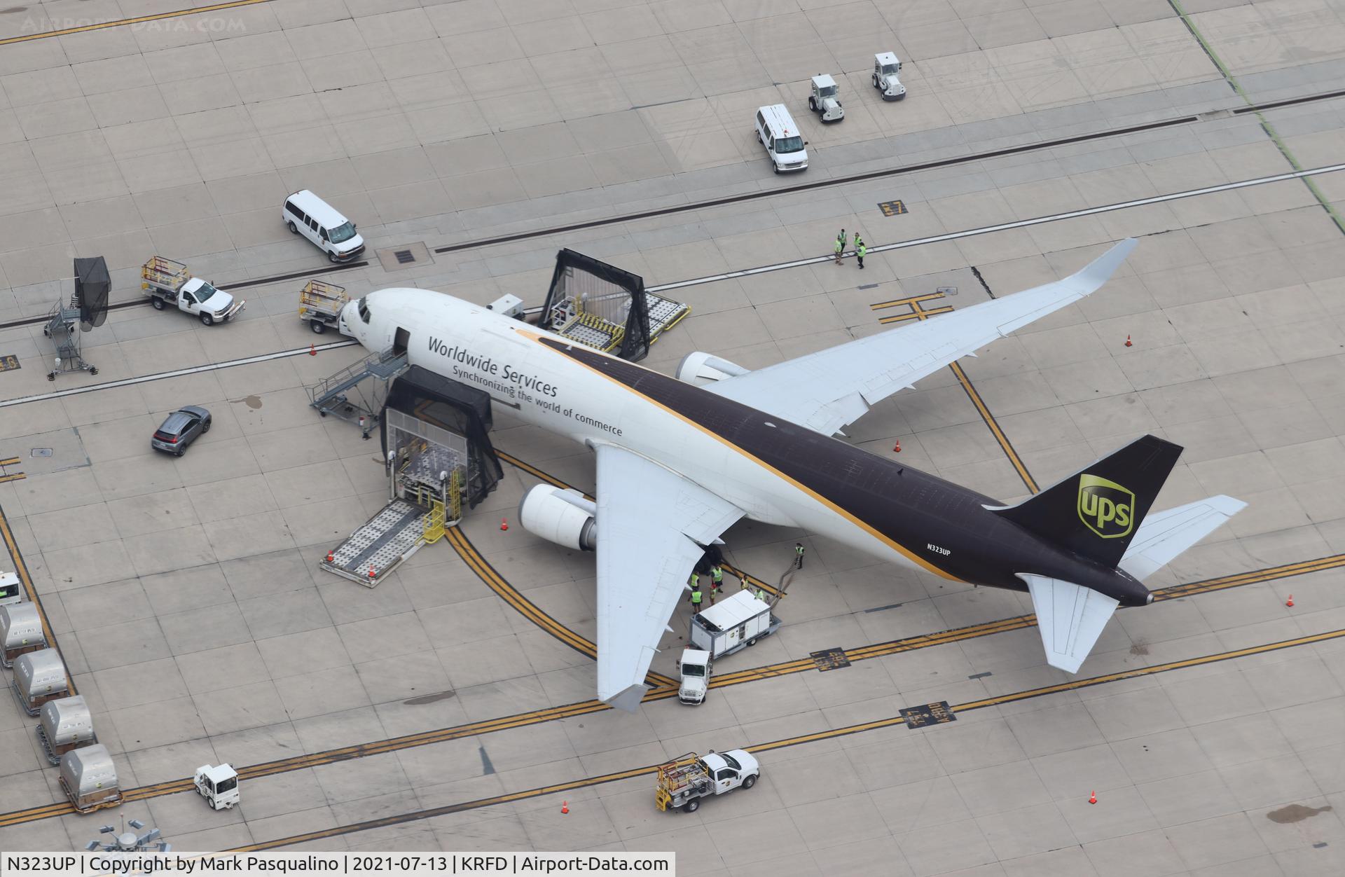 N323UP, 1997 Boeing 767-34AF C/N 27749, Boeing 767-34AF