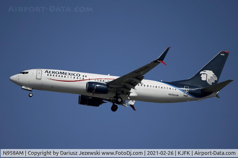 N958AM, 2015 Boeing 737-852 C/N 39958, Boeing 737-852 - AeroMexico  C/N 39958, N958AM