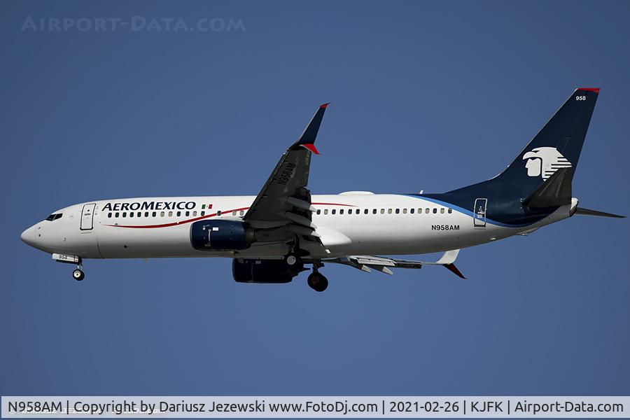 N958AM, 2015 Boeing 737-852 C/N 39958, Boeing 737-852 - AeroMexico  C/N 39958, N958AM