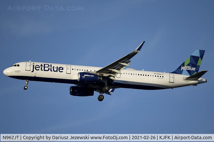 N962JT, 2016 Airbus A321-231 C/N 6988, Airbus A321-231 