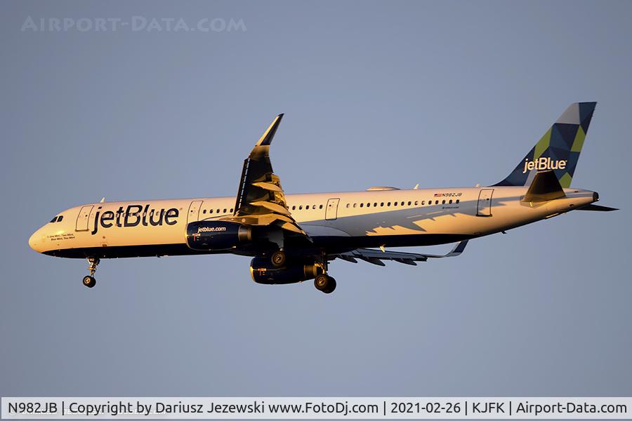 N982JB, 2017 Airbus A321-231 C/N 7815, Airbus A321-231 