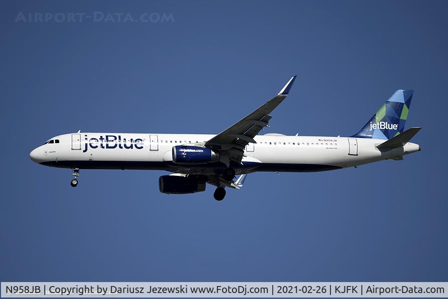 N958JB, 2015 Airbus A321-231 C/N 6859, Airbus A321-231  