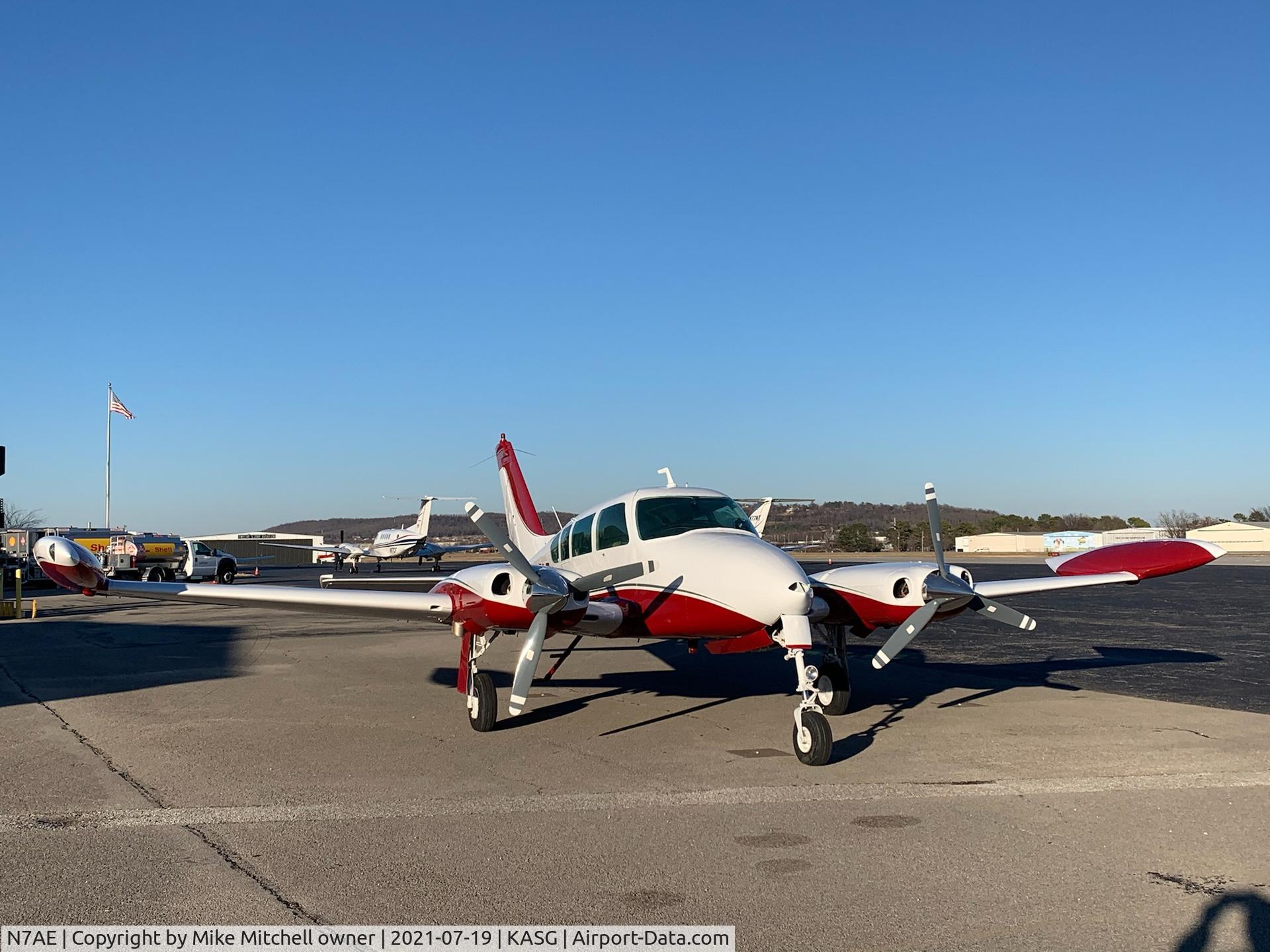 N7AE, 1965 Cessna 320D Executive Skyknight C/N 320D0033, Re Paint C320D