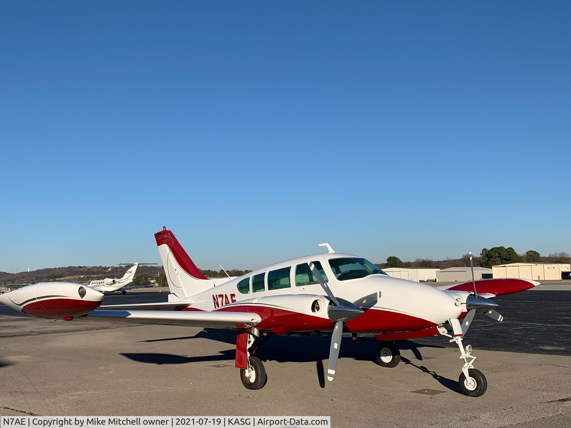 N7AE, 1965 Cessna 320D Executive Skyknight C/N 320D0033, Re Paint