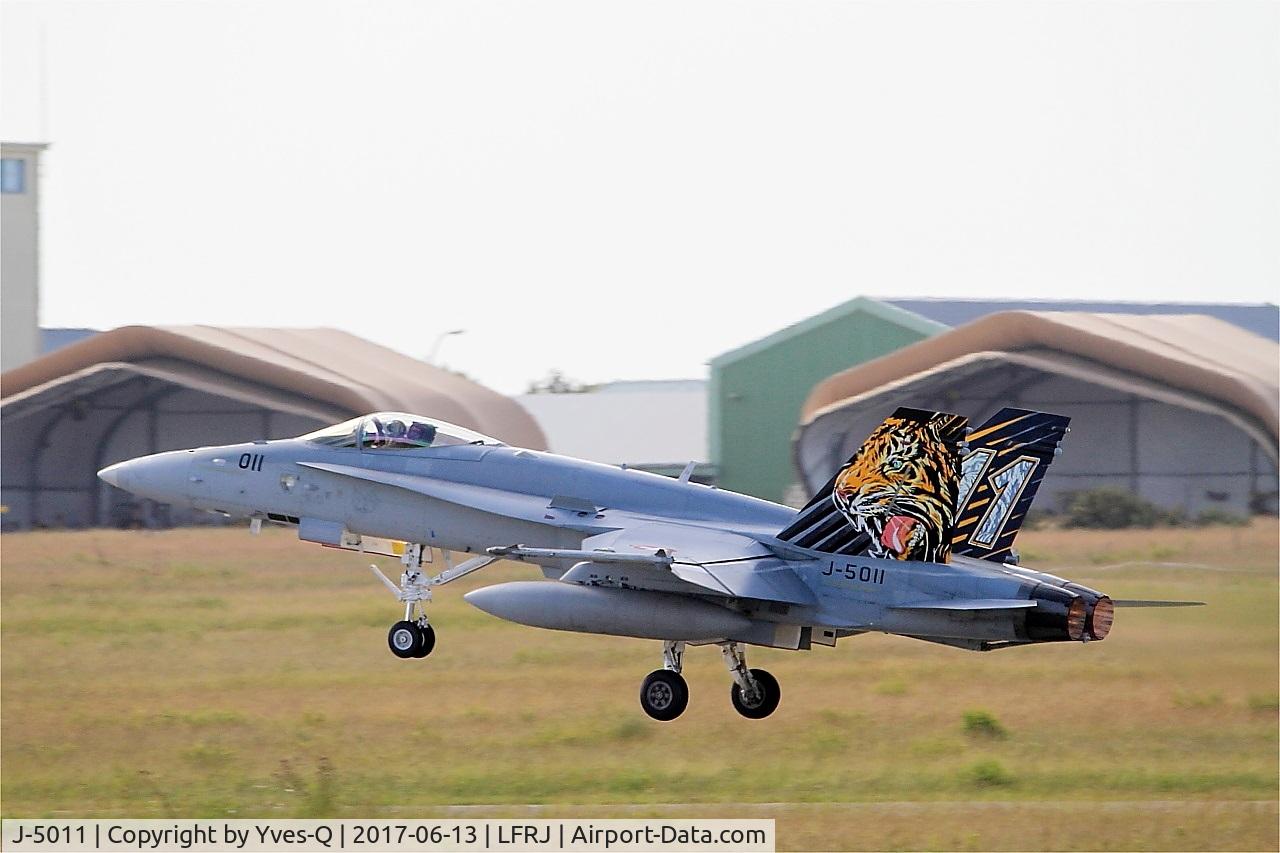 J-5011, McDonnell Douglas F/A-18C Hornet C/N 1351, McDonnell Douglas FA-18C Hornet, Take off rwy 26, Landivisiau Naval Air Base (LFRJ) Tiger Meet 2017