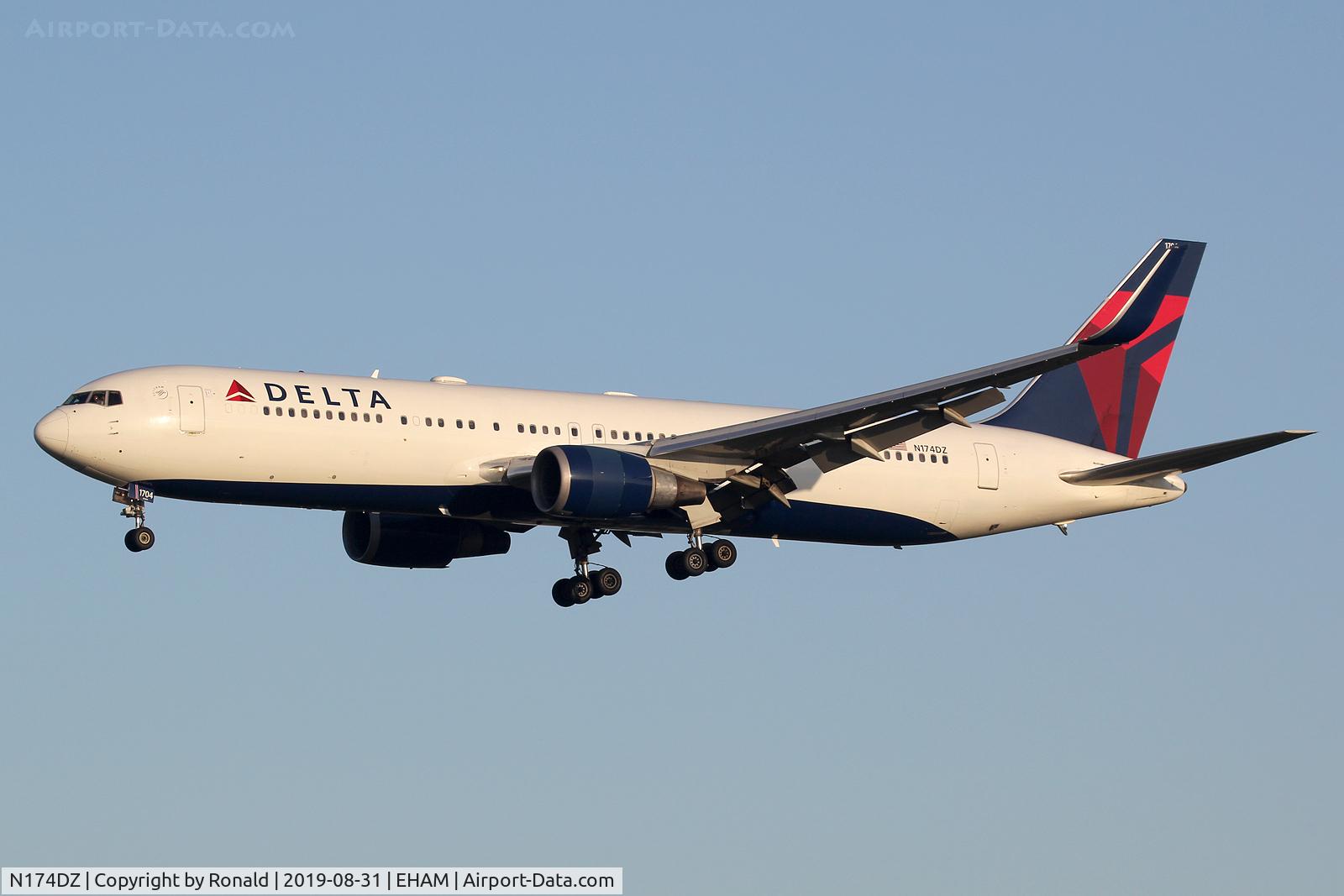 N174DZ, 1998 Boeing 767-332 C/N 29693, at spl