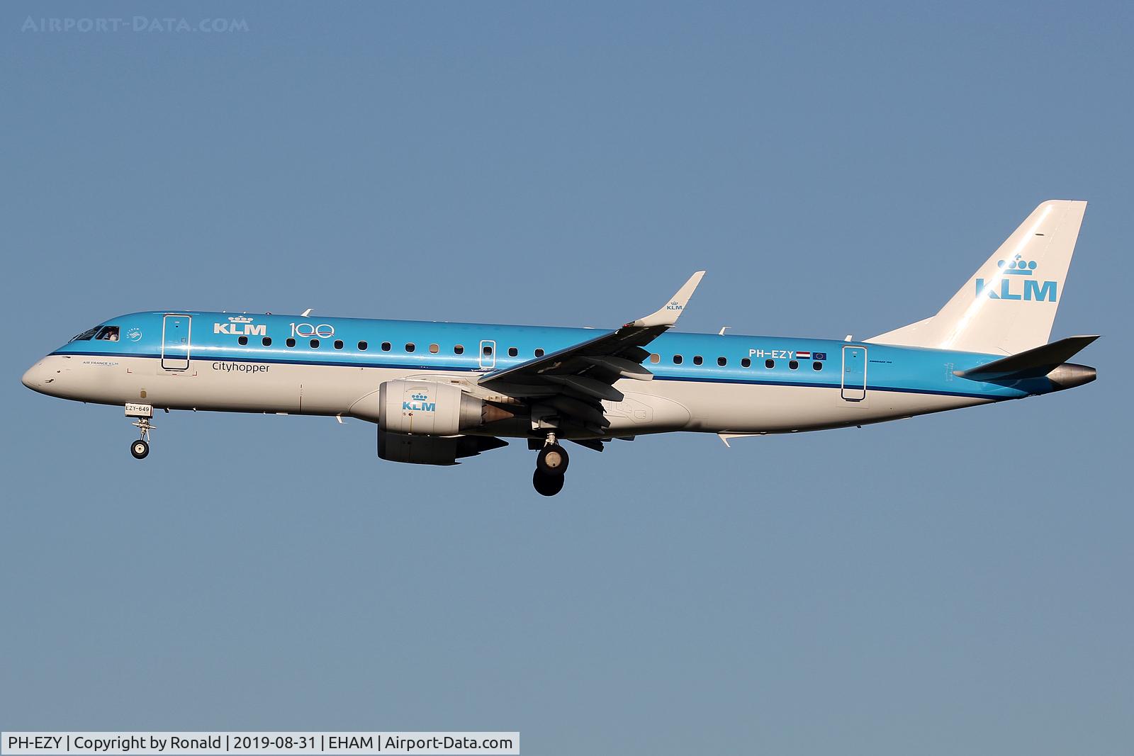 PH-EZY, 2013 Embraer 190STD (ERJ-190-100) C/N 19000649, at spl