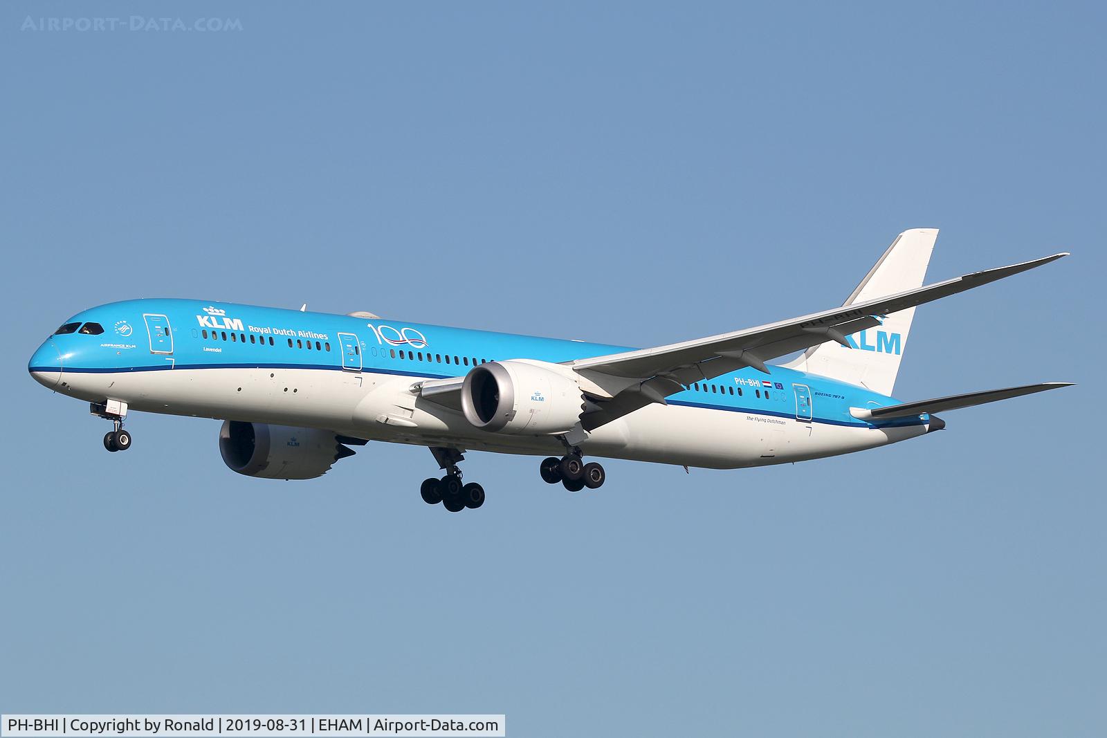 PH-BHI, 2016 Boeing 787-9 Dreamliner C/N 38755, at spl