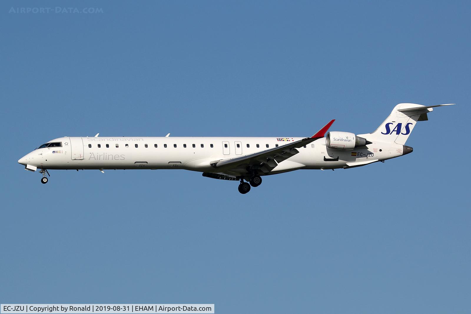 EC-JZU, 2007 Bombardier CRJ-900 (CL-600-2D24) C/N 15115, at spl