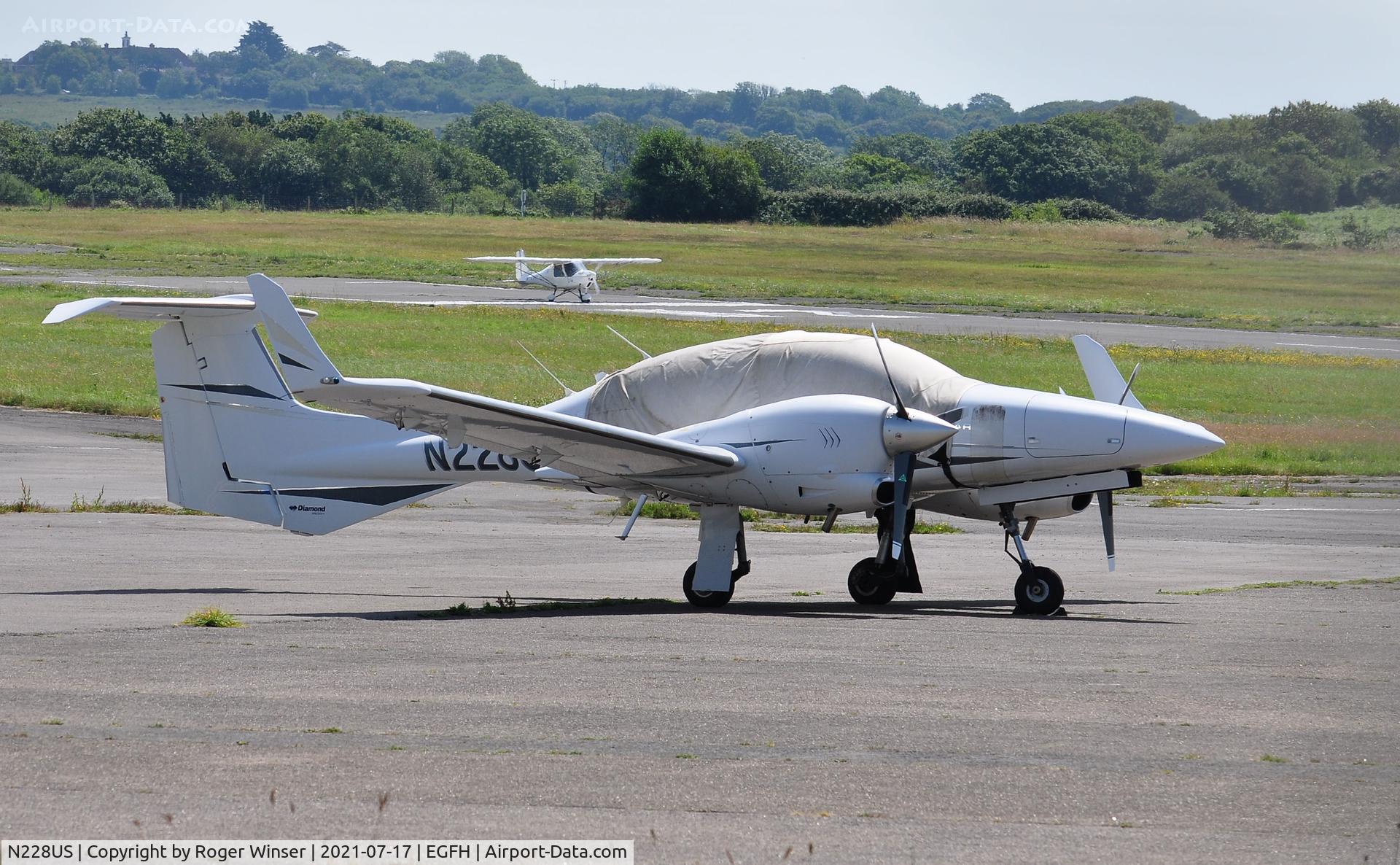 N228US, 2008 Diamond DA-42 Twin Star C/N 42.347, Visiting Twin Star.