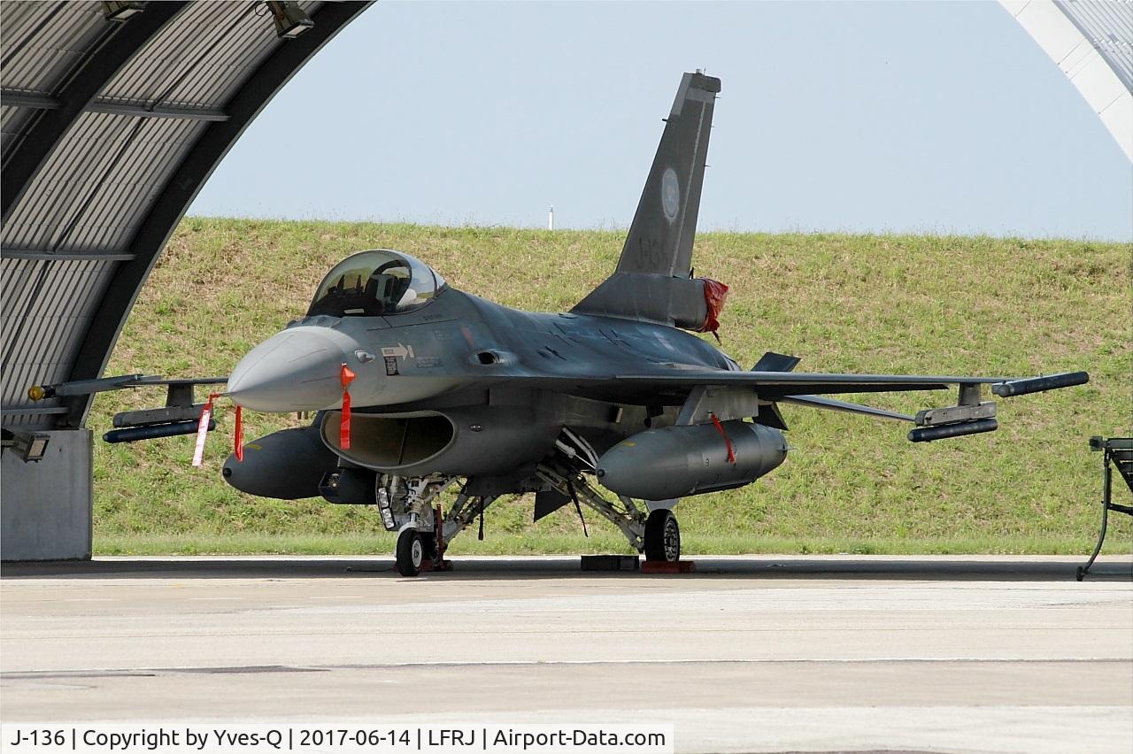 J-136, Fokker F-16AM Fighting Falcon C/N 6D-126, Fokker F-16AM Fighting Falcon, Flight line, Landivisiau Naval Air Base (LFRJ) Tiger Meet 2017