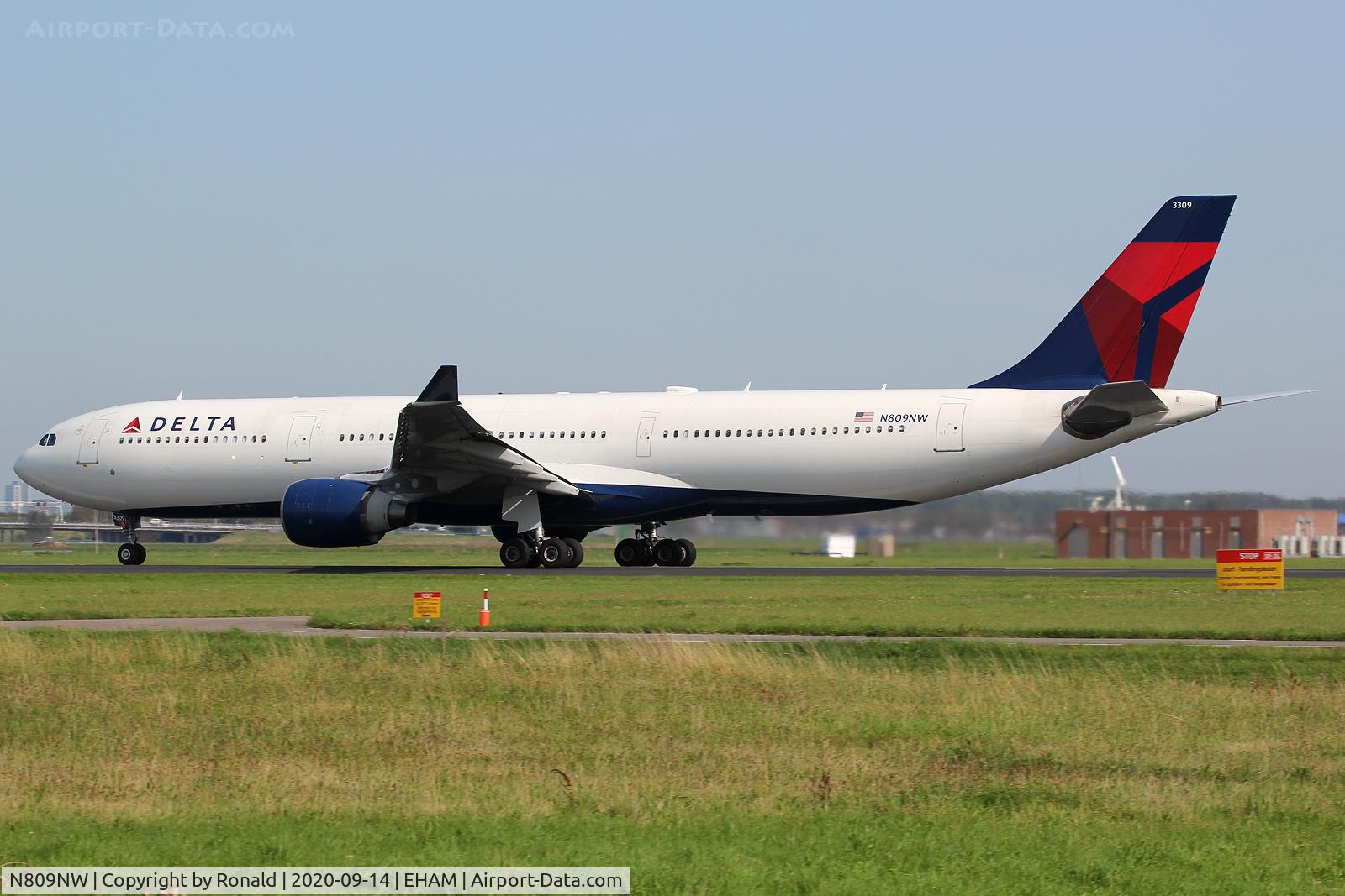 N809NW, 2005 Airbus A330-323 C/N 663, at spl