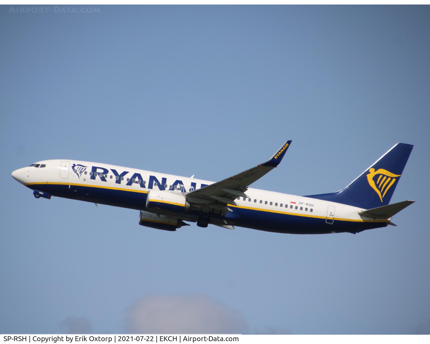 SP-RSH, 2018 Boeing 737-800 C/N 44842, SP-RSH taking off rw 22R