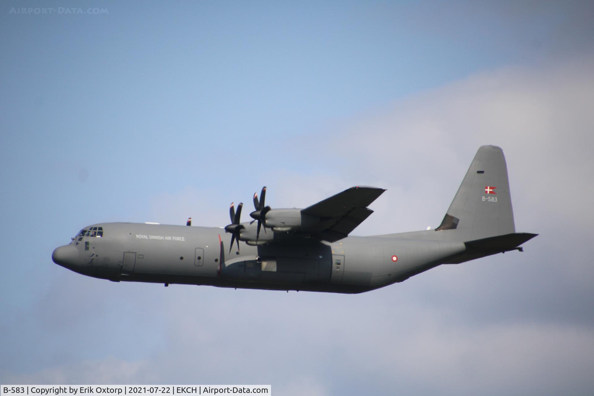 B-583, 2004 Lockheed Martin C-130J-30 Super Hercules C/N 382-5583, B-583 taking off rw 22R