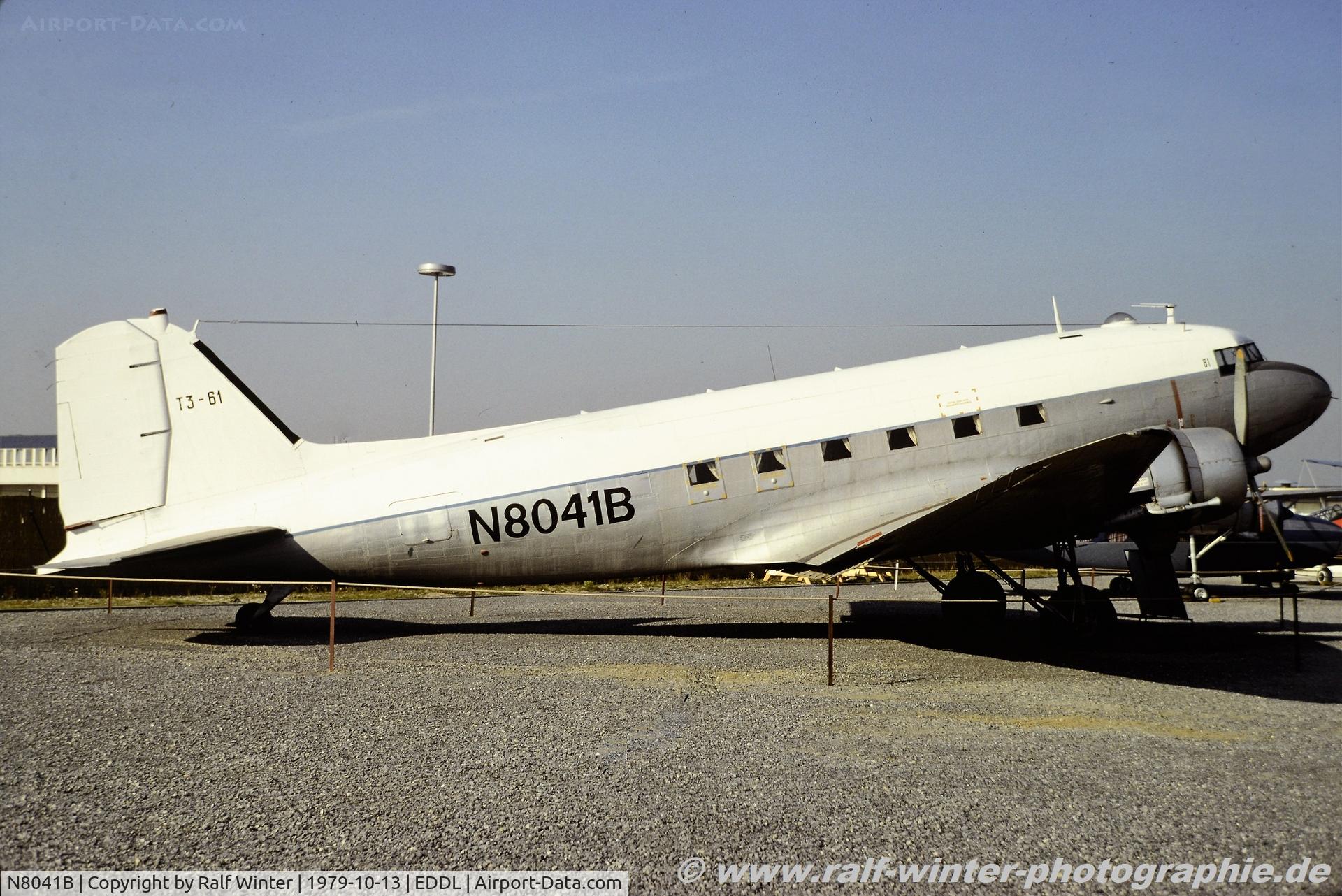 N8041B, 1943 Douglas C-47 Dakota 3 C/N 10100, Douglas DC3 - Air Classic Collection -10100 - N8041B - 13.10.1979 - DUS