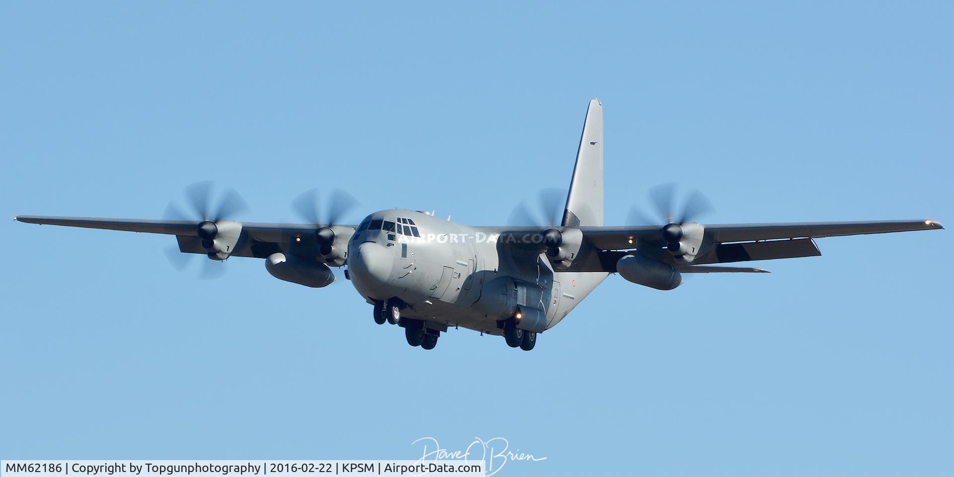 MM62186, Lockheed Martin C-130J-30 Super Hercules C/N 382-5520, Italian Herc inbound