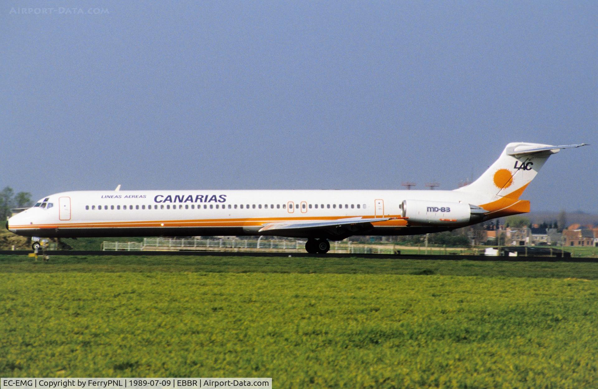EC-EMG, 1988 McDonnell Douglas MD-83 C/N 49626, LAC MD83 landing 25L