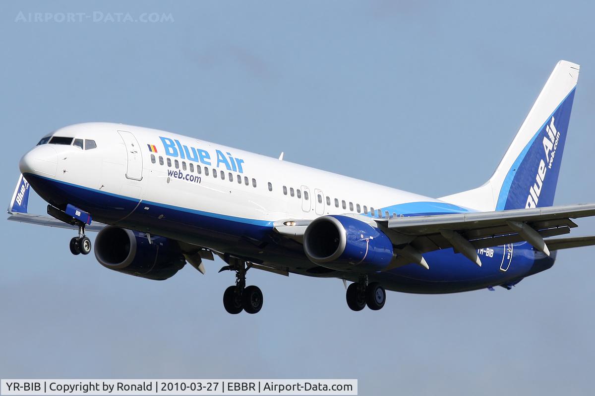 YR-BIB, 2000 Boeing 737-8AS C/N 29926, at bru