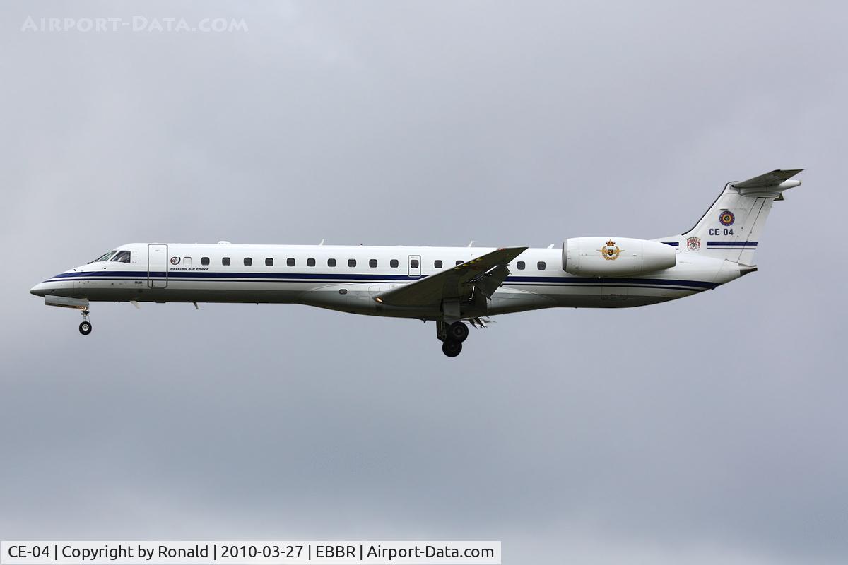 CE-04, 2001 Embraer ERJ-145LR (EMB-145LR) C/N 145548, at bru