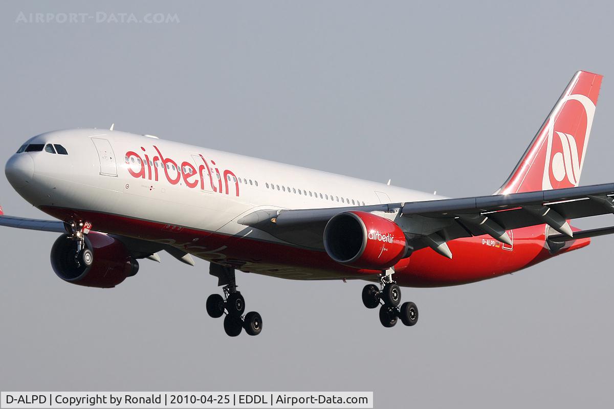 D-ALPD, 2002 Airbus A330-223 C/N 454, at dus