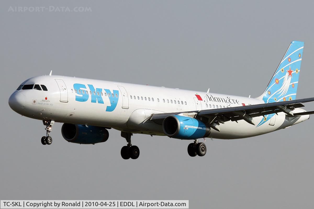 TC-SKL, 2002 Airbus A321-231 C/N 1670, at dus