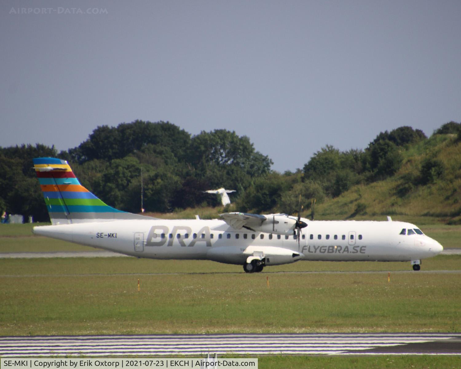 SE-MKI, 2016 ATR 72-600 C/N 1379, SE-MKI taxi for takeoff rw 04R