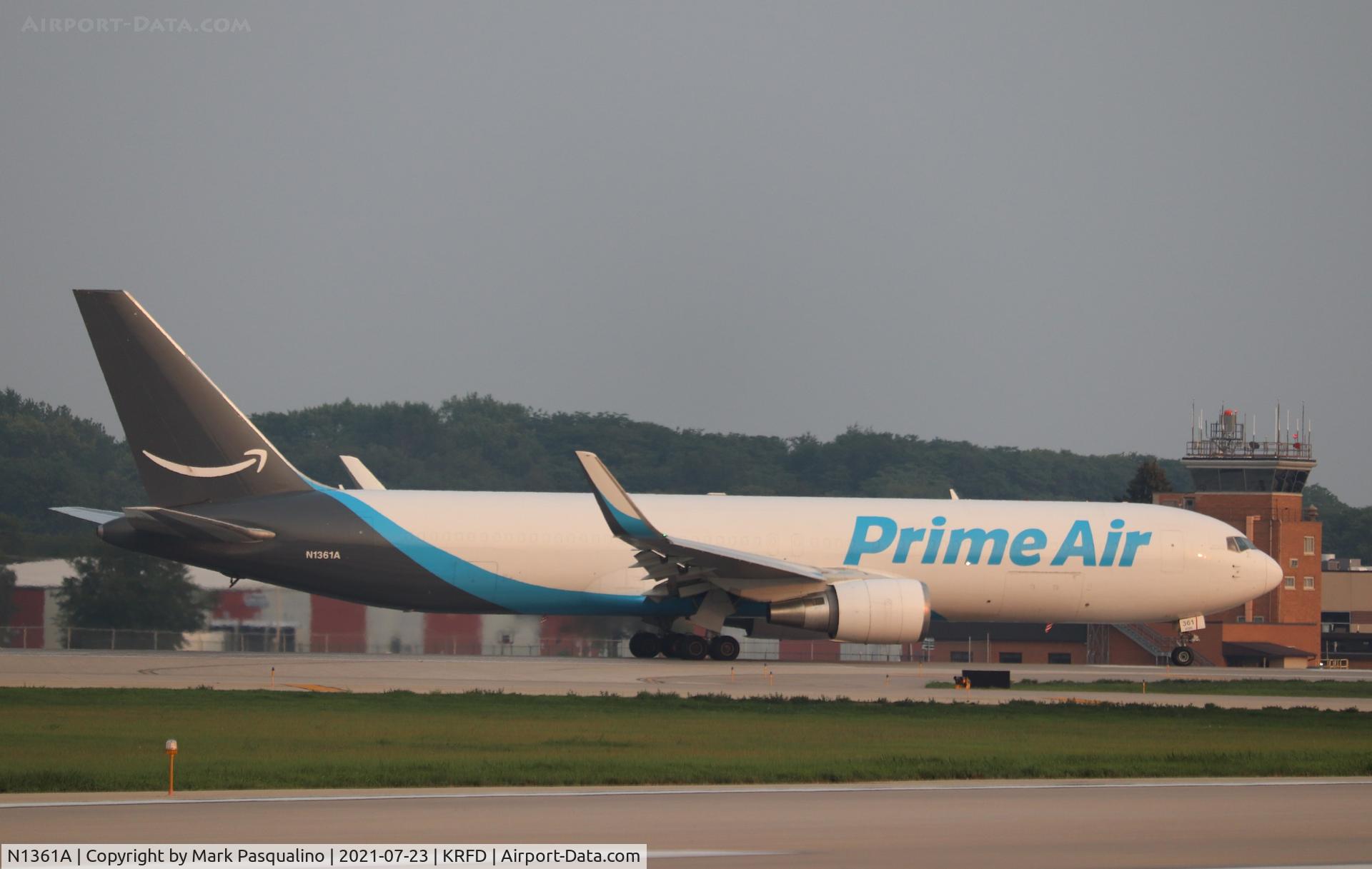 N1361A, 1995 Boeing 767-31B C/N 26265, Boeing 767-31B