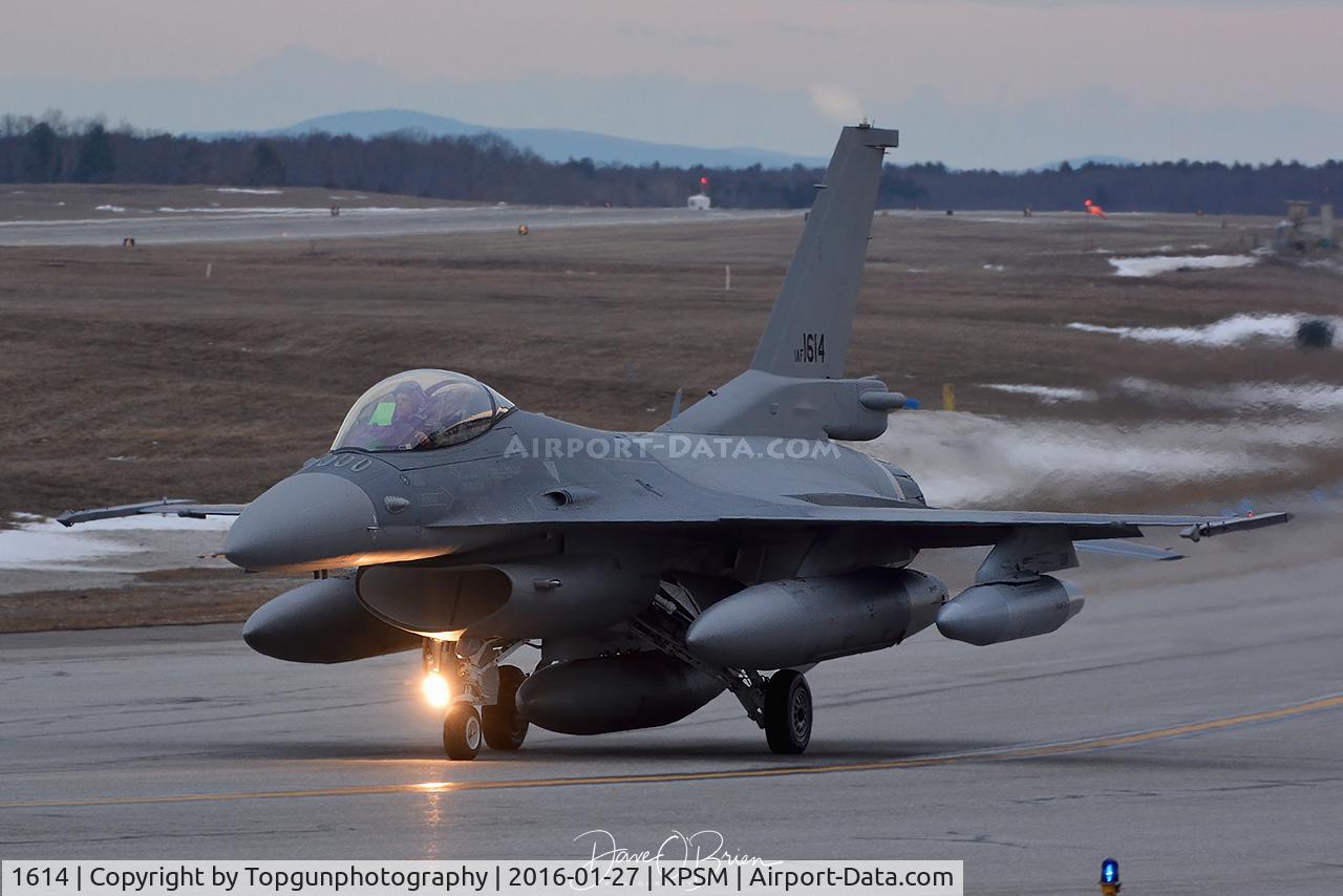 1614, 2015 Lockheed Martin F-16C Fighting Falcon C/N RA-08, O'Dark Thirty departure as they deliver 2 F-16's to Iraq