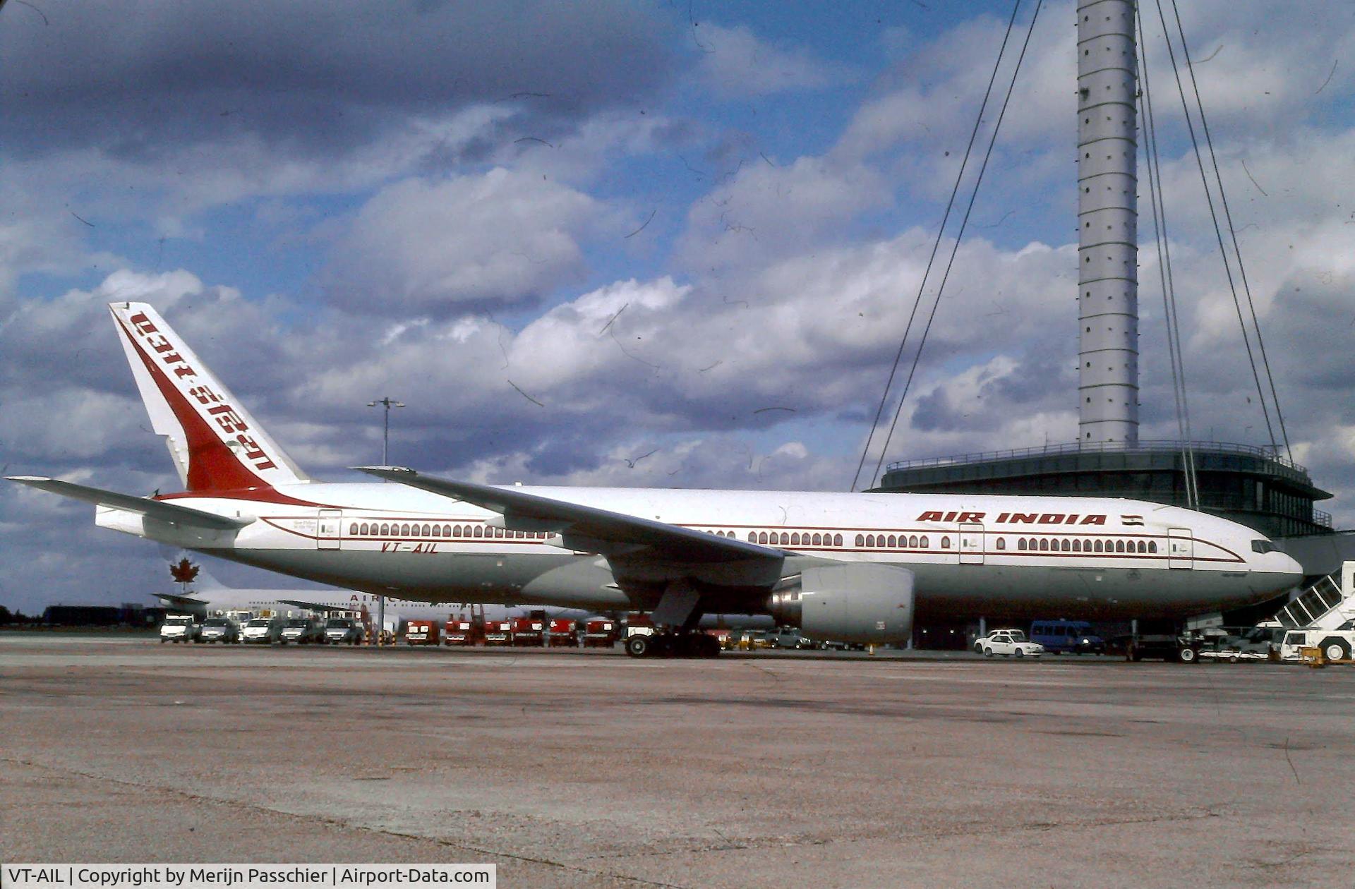 VT-AIL, 1997 Boeing 777-222 C/N 26935, eBay Slide
