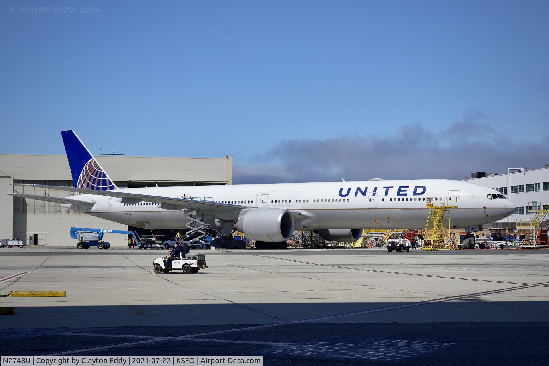 N2748U, 2018 Boeing 777-300/ER C/N 64994, SFO 2021.