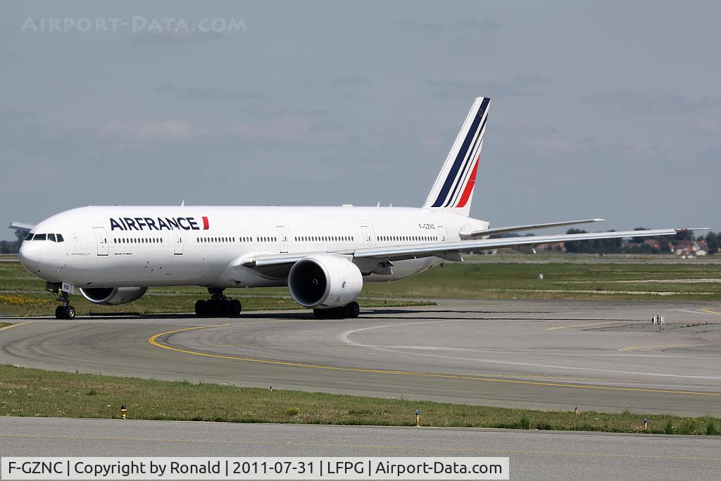 F-GZNC, 2008 Boeing 777-328/ER C/N 35542, at cdg
