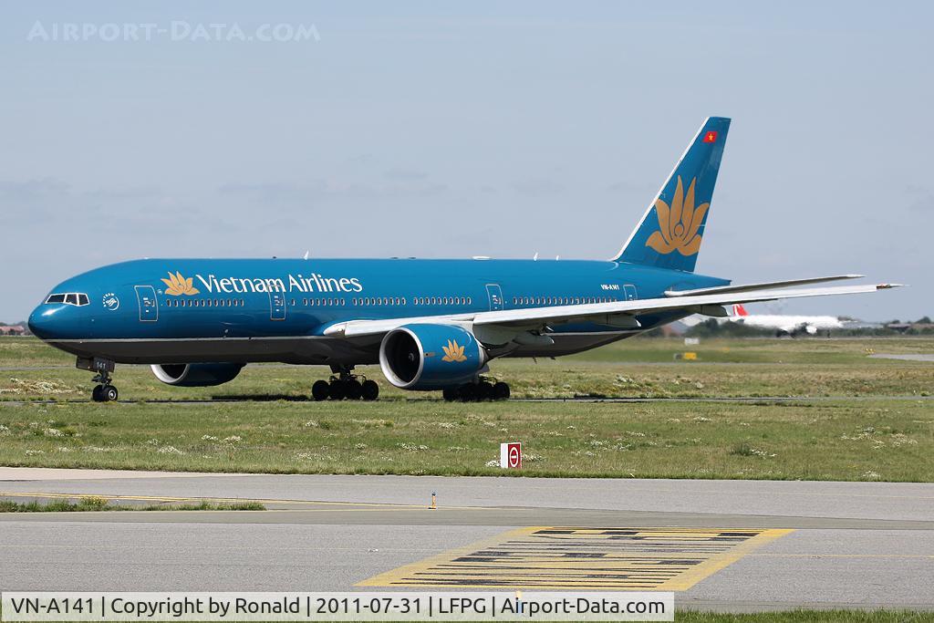 VN-A141, 2003 Boeing 777-2Q8/ER C/N 28688, at cdg
