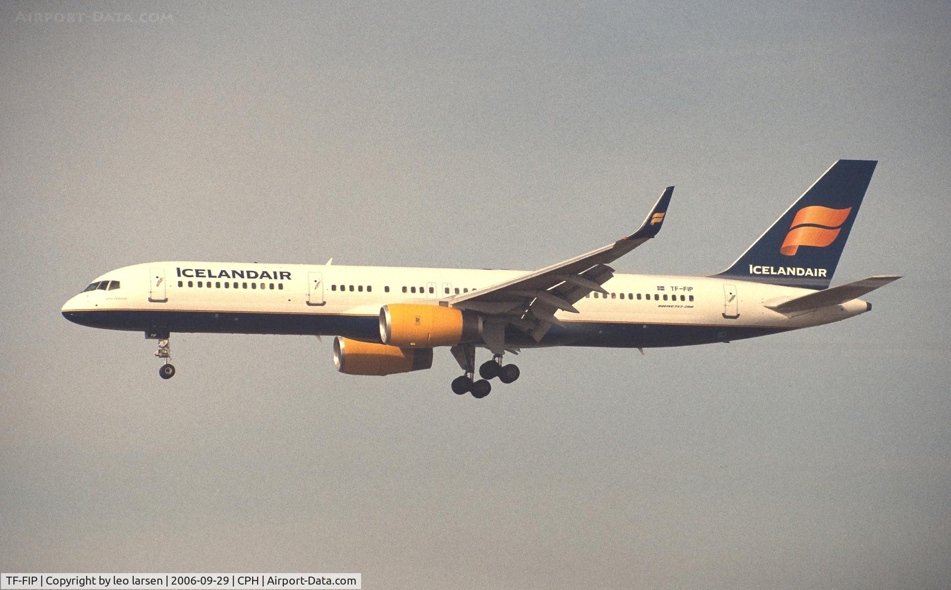 TF-FIP, 2000 Boeing 757-208 C/N 30423, Copenhagen 29.9.2006