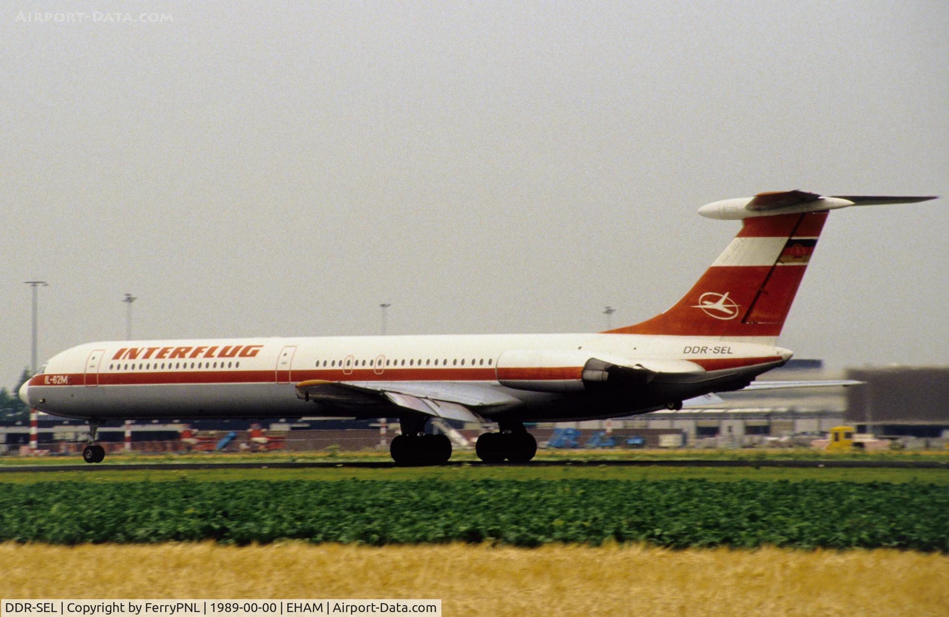 DDR-SEL, 1979 Ilyushin Il-62M C/N 4934734, Interflug IL62 taking-off