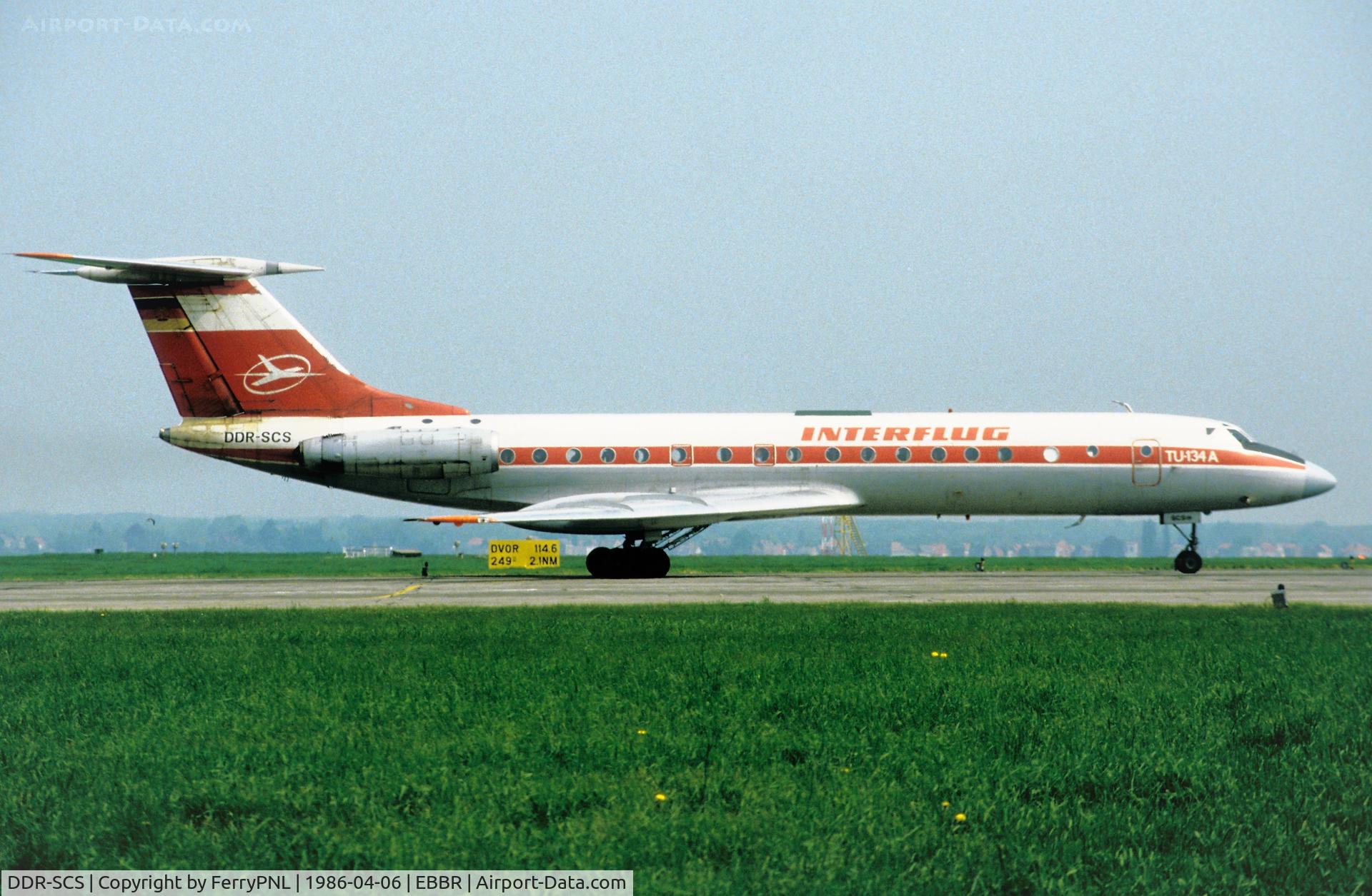 DDR-SCS, Tupolev Tu-134A C/N 2207, Interflug Tu134 lining-up