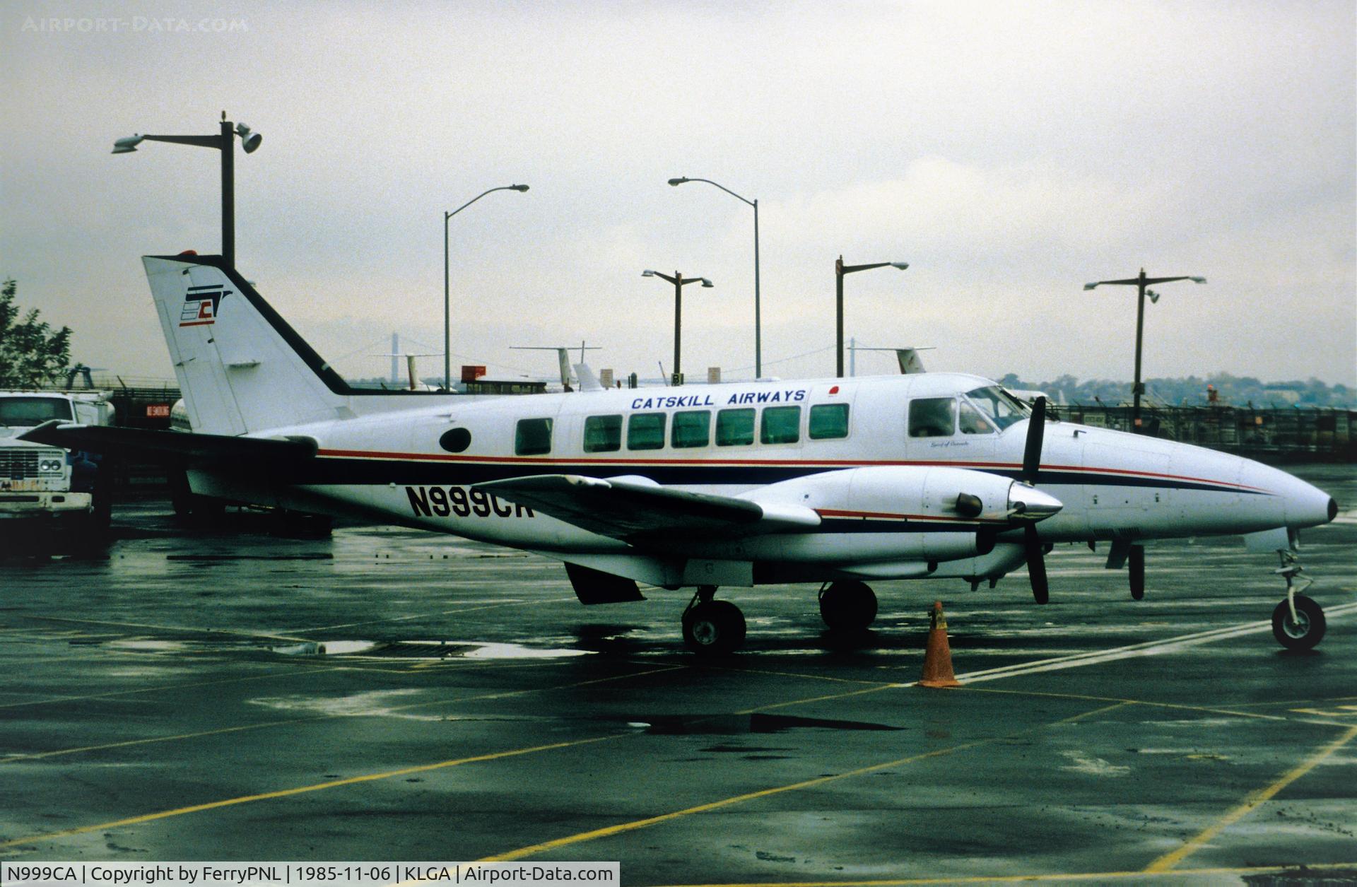 N999CA, 1972 Beech B99 C/N U-150, Catskill Be99 awaiting its pax