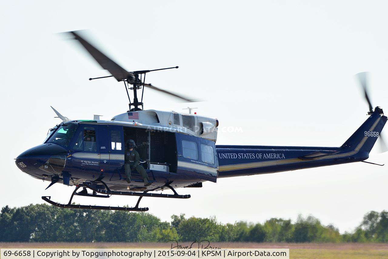 69-6658, 1969 Bell UH-1N Iroquois C/N 31064, 4 SHIP of Huey's from 1st HS out of Andrews AFB stops into Pease