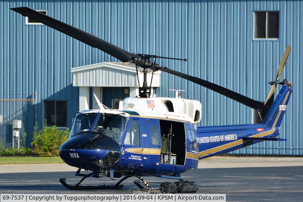 69-7537, 1969 Bell UH-1N Iroquois C/N 31078, 1st HS out of Andrews AFB