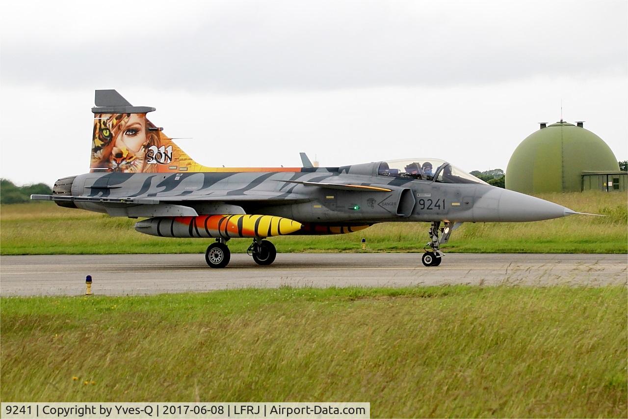 9241, Saab JAS-39C Gripen C/N 39241, Saab JAS-39C Gripen, Taxiing to flight line, Landivisiau Naval Air Base (LFRJ) Tiger Meet 2017
