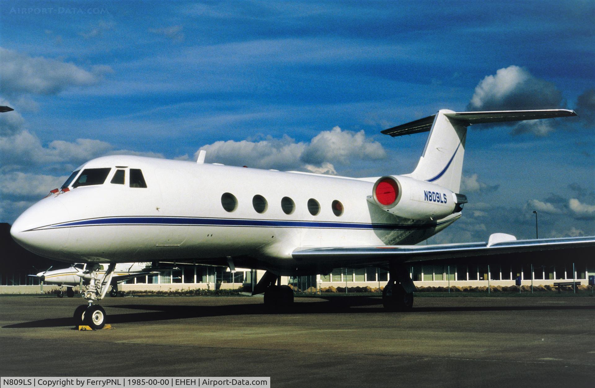 N809LS, 1969 Grumman G-1159 Gulfstream II C/N 47, Lear Siegler classic GII