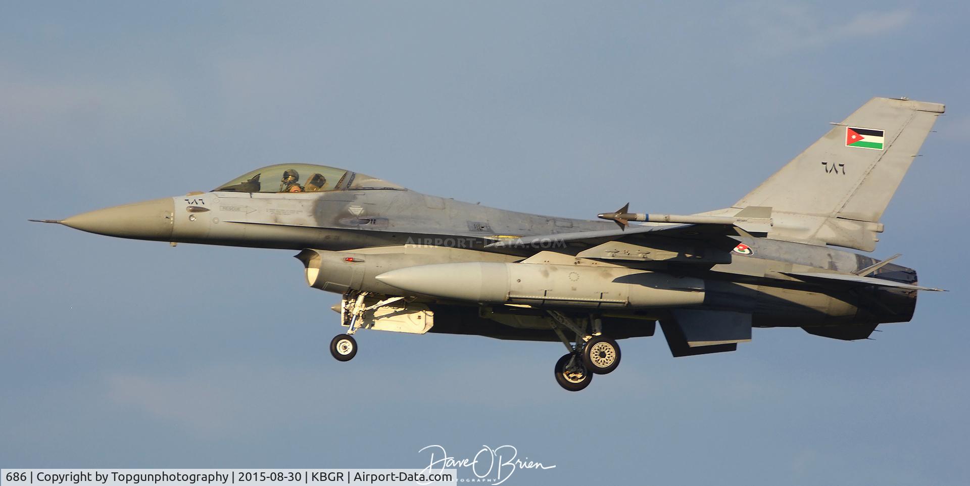686, 1982 General Dynamics F-16AM Fighting Falcon C/N 61-593/M13-28, Inbound to BGR