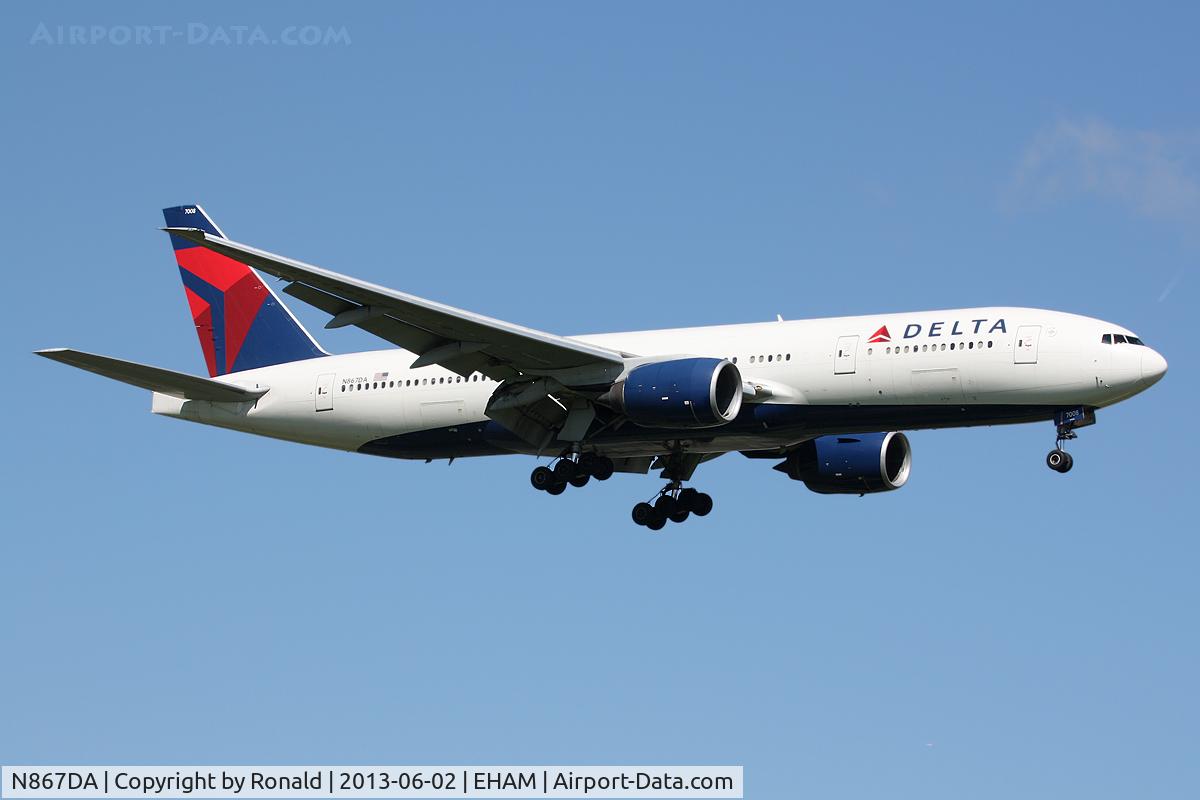 N867DA, 2002 Boeing 777-232 C/N 29743, at spl
