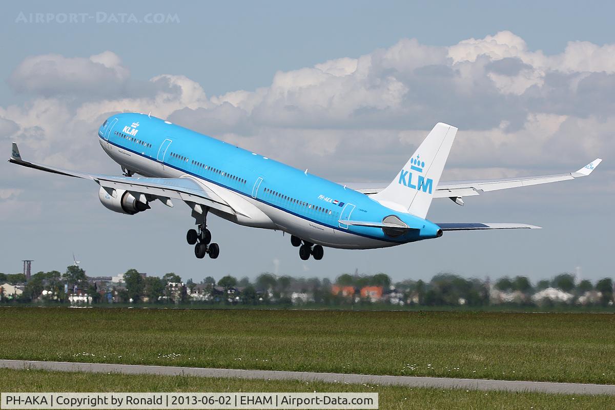 PH-AKA, 2012 Airbus A330-303 C/N 1287, at spl