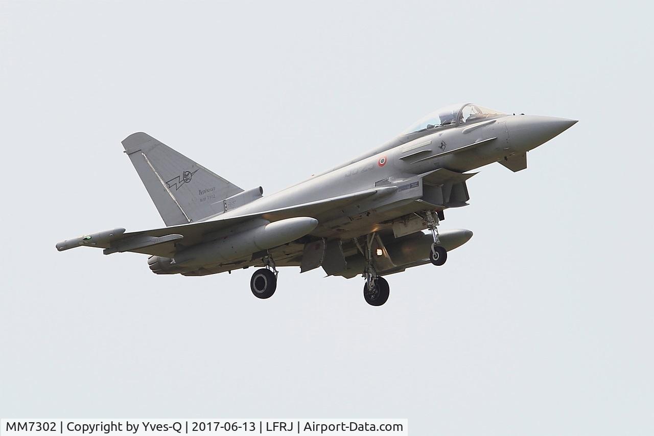 MM7302, Eurofighter EF-2000 Typhoon S C/N IS034, Eurofighter EF-2000 Typhoon S, Short approach rwy 08, Landivisiau Naval Air Base (LFRJ) Tiger Meet 2017