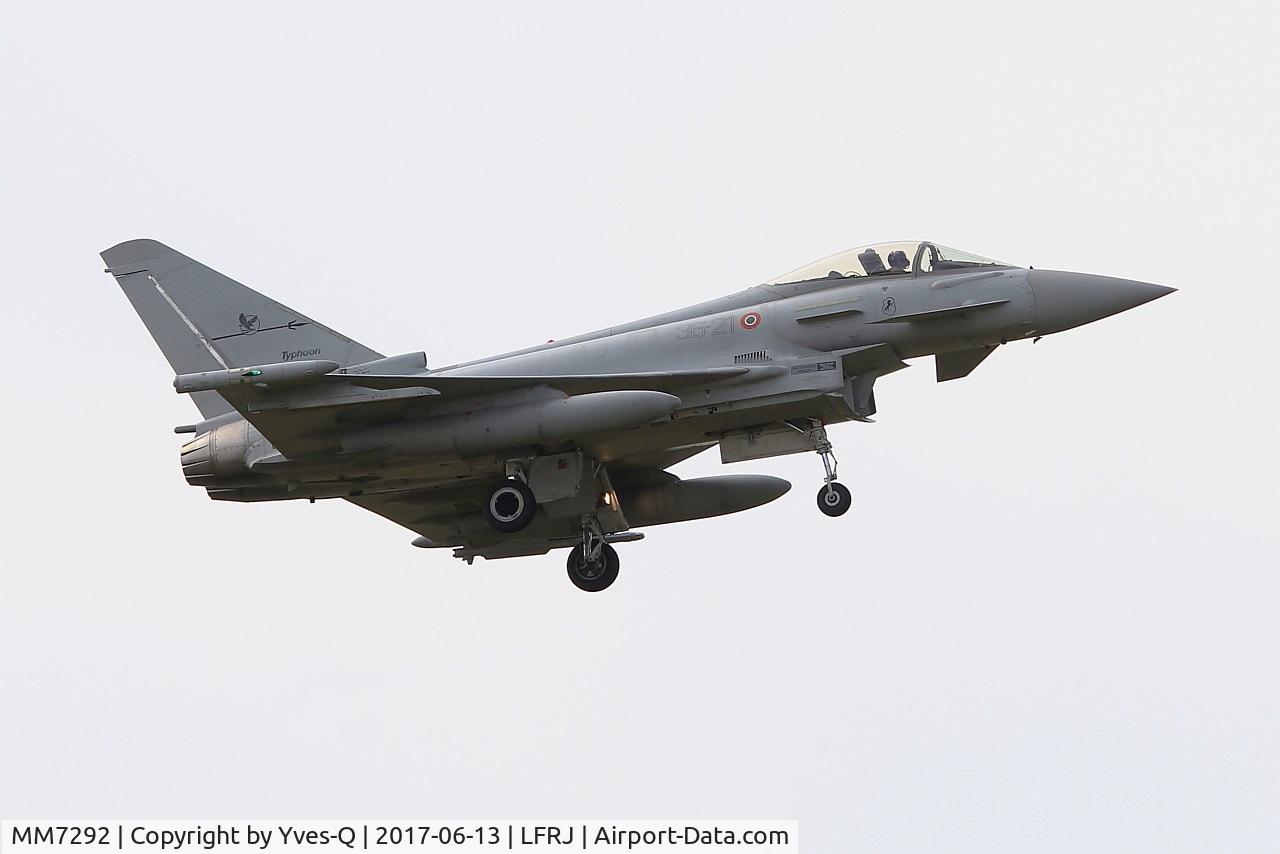 MM7292, Eurofighter EF-2000 Typhoon S C/N IS024, Eurofighter EF-2000 Typhoon S, Short approach rwy 08, Landivisiau Naval Air Base (LFRJ) Tiger Meet 2017