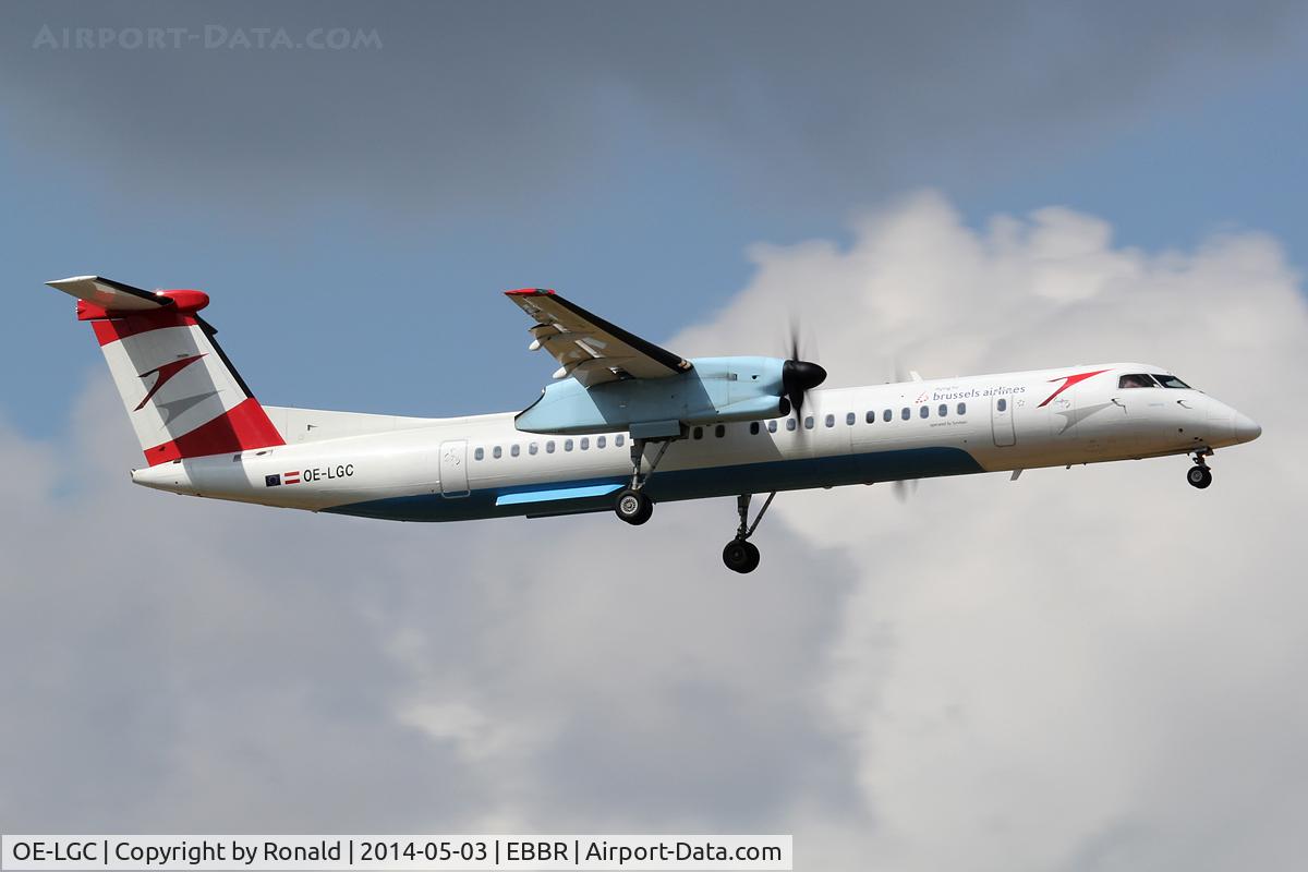 OE-LGC, 2000 De Havilland Canada DHC-8-402Q Dash 8 C/N 4026, at bru