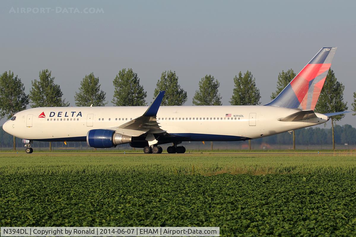 N394DL, 1995 Boeing 767-324/ER C/N 27394, at spl