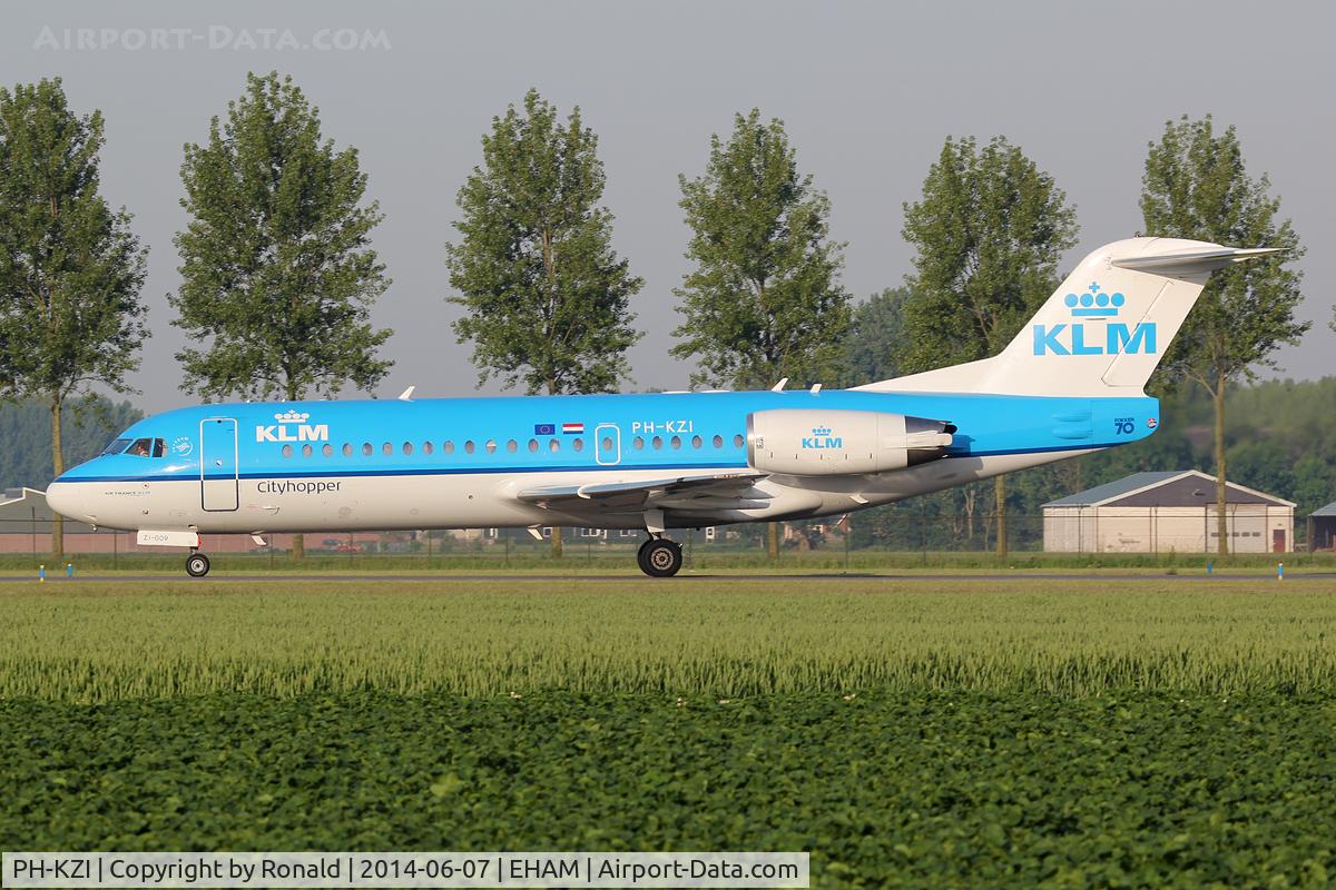 PH-KZI, 1997 Fokker 70 (F-28-0070) C/N 11579, at spl